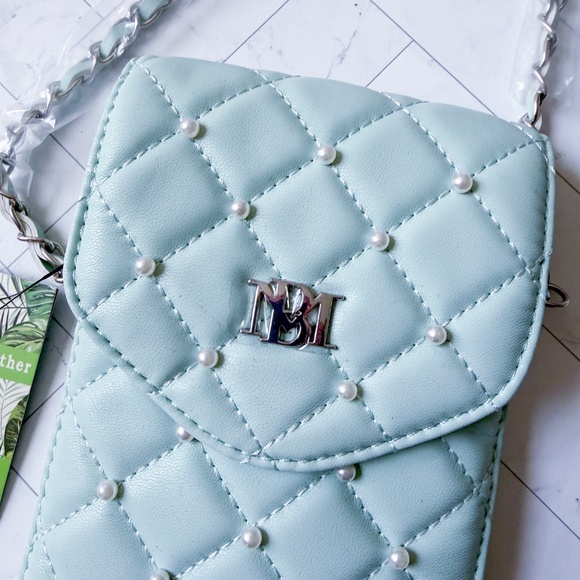 BADGLEY MISCHKA Pearls Phone Crossbody w/ Insert Card Holder - NWT ($79 Retail) - Picture 7 of 14